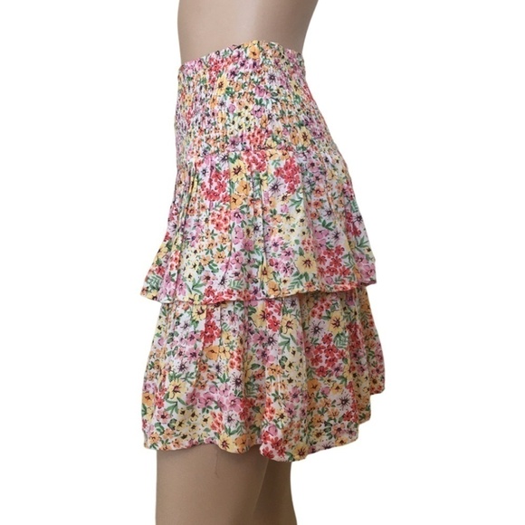 Vero Moda NWOT Layered Ruffled Floral Skirt Shirred Smocked Wide Waistband NWOT - Picture 2 of 10